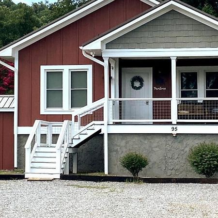 The Farmhouse At Wolfehaven 애쉬빌 외부 사진